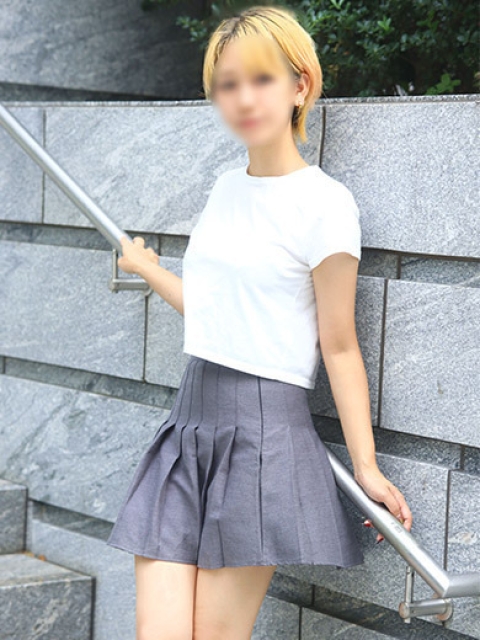 安井なな2